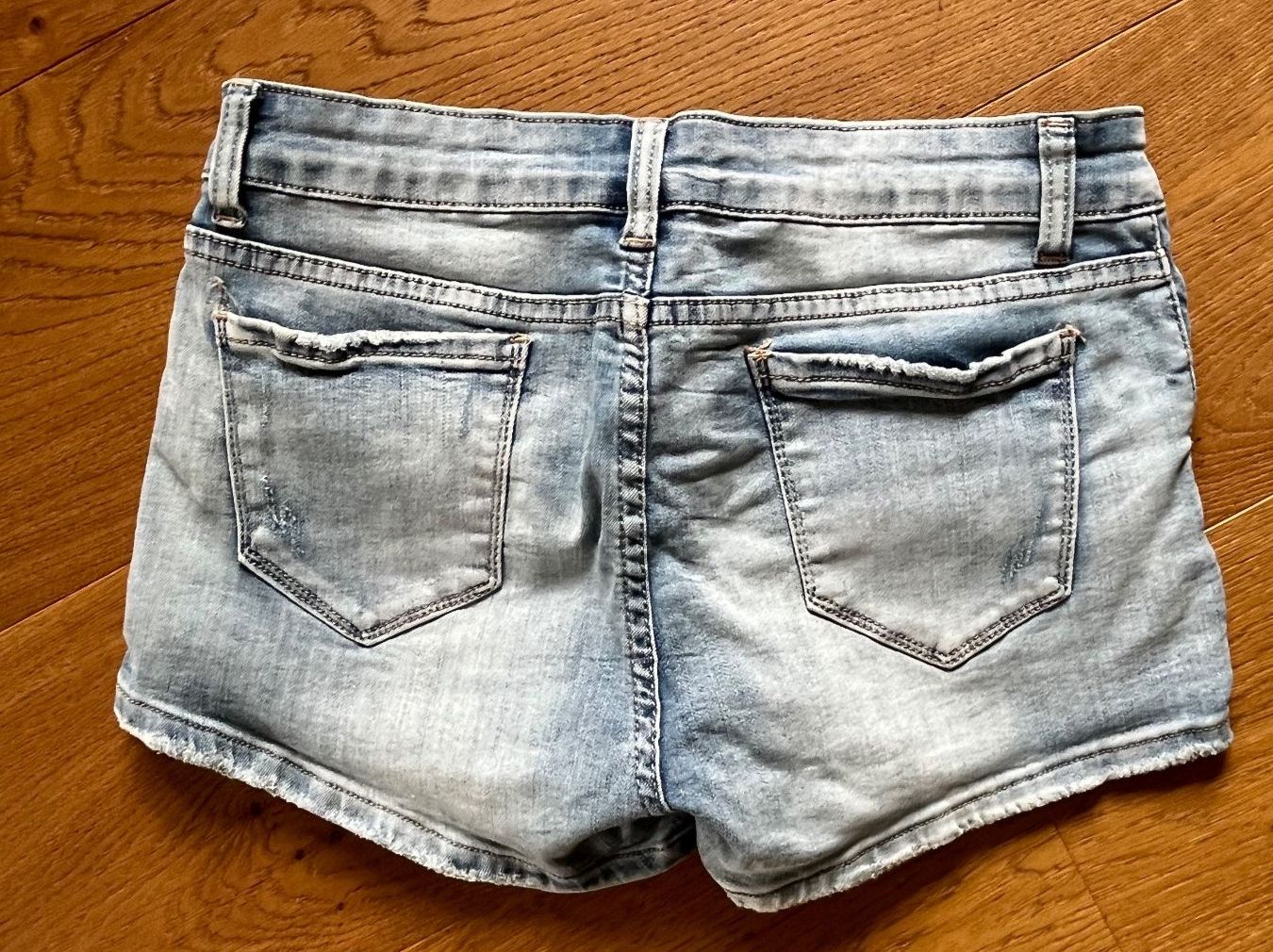 Jeans: Jeans Hotpants Grösse M – Usato da Sigriswil venduto da Krugle83 1