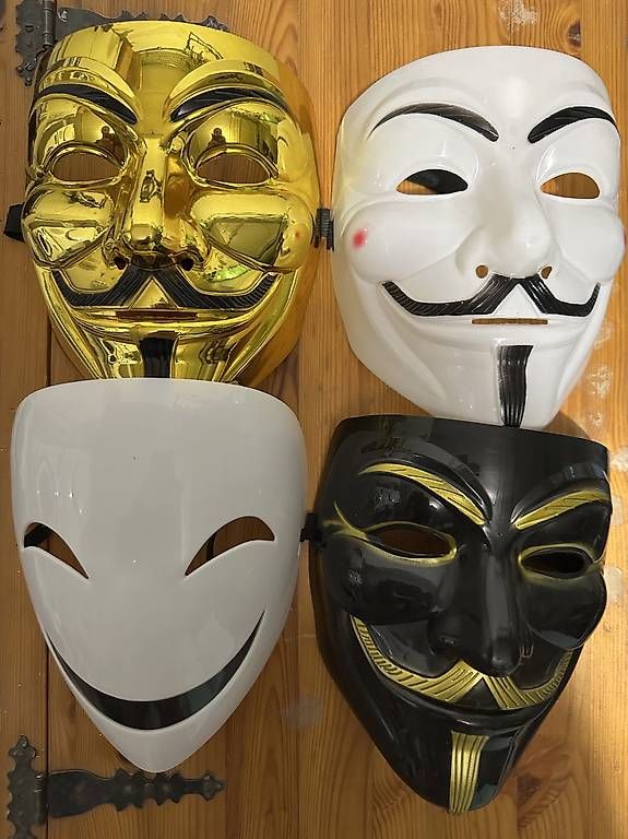 Masken: Masken  – Gebraucht aus Muttenz von anna123