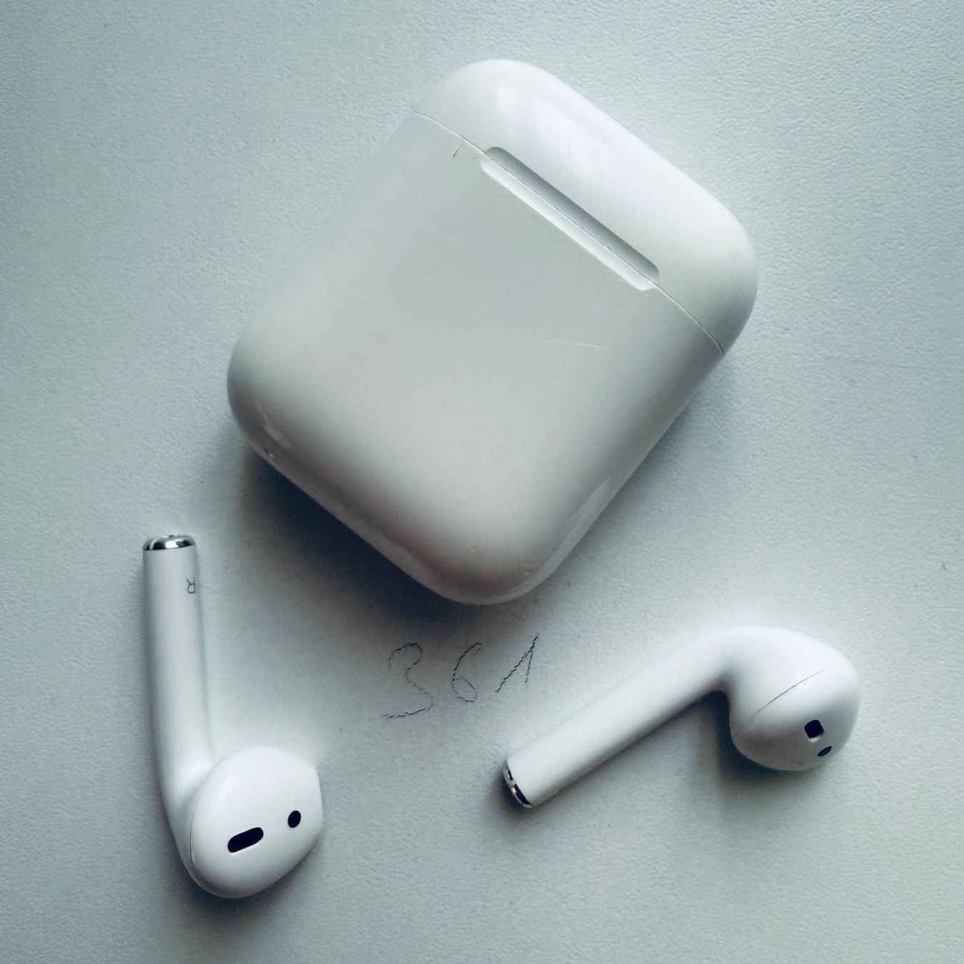Apple Cuffie: Original Apple AirPods 2 Gen. Wireless Kopfhörer & Case – Usato da Basel venduto da MY.AIRPODS.SHOP 3