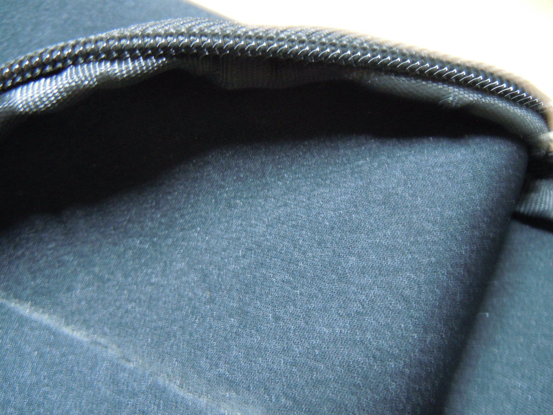 Covers & Borse: Laptop Hülle Neopren schwarz – Usato da Luzern venduto da Baumli1 5