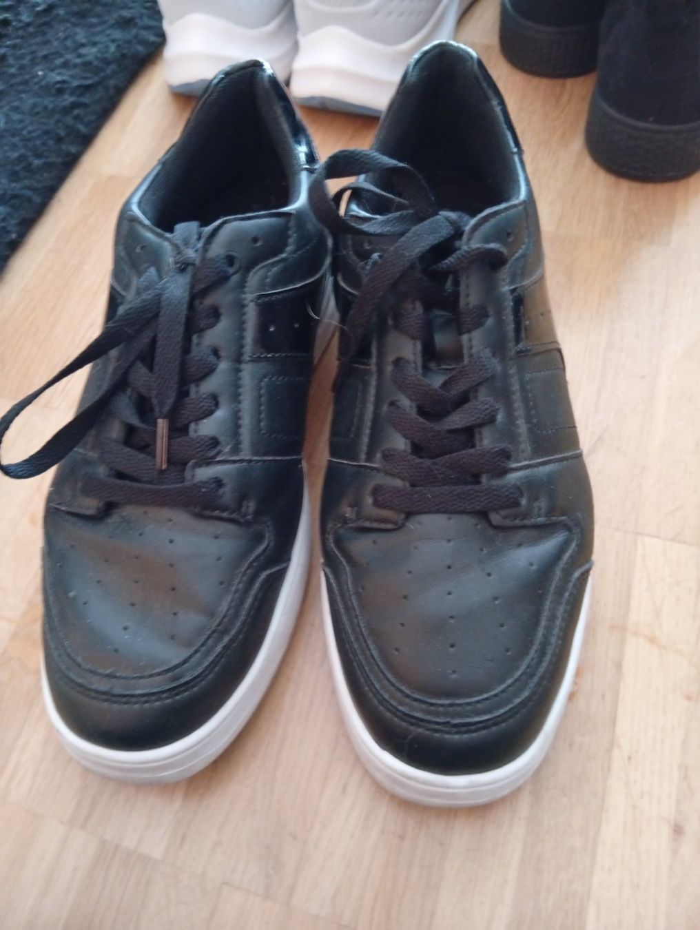 Scarpe da donna: Damen Turnschuhe 40 – Usato da Elsau venduto da beatles610