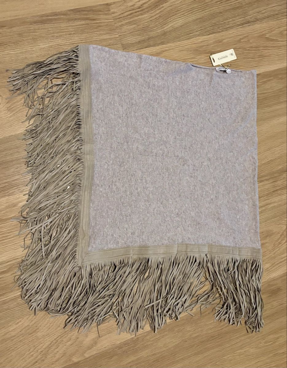 Altro in  Abbigliamento & Accessori: Cashmere Mix Poncho mit Fransen – Nuovo (secondo la descrizione) da Baden venduto da Tiffany6878 4