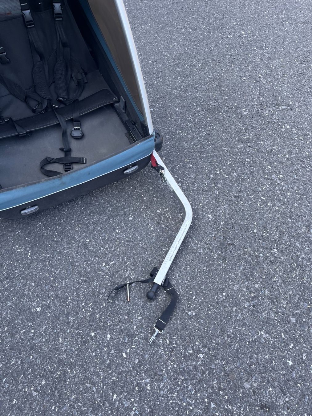 Thule Poussette: Thule Kinderanhänger – D'occasion à Lauterbrunnen par Imboden-Bike 3