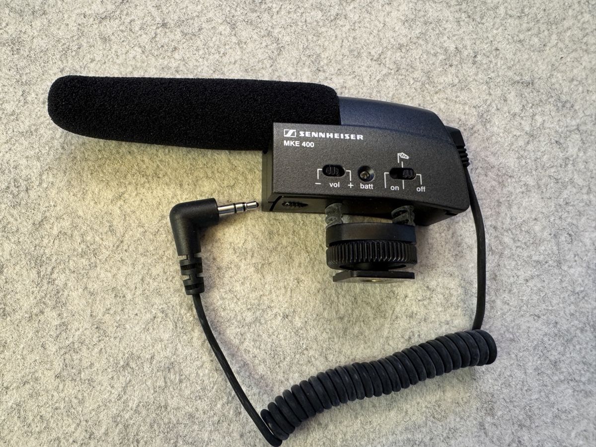 Sennheiser Microfoni: Sennheiser MKE 400 Mikrophon  – Usato da Lupsingen venduto da Smiley1968