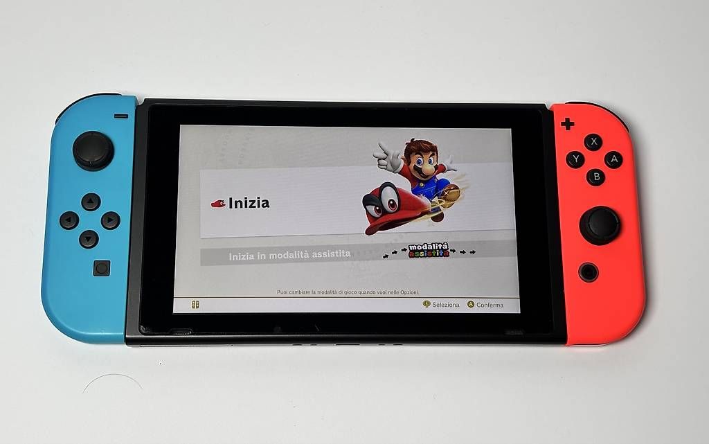Nintendo Consoles: Nintendo Switch Console + Mario Odyssey + Accessori – D'occasion à Gordola par kar_gy5g 5