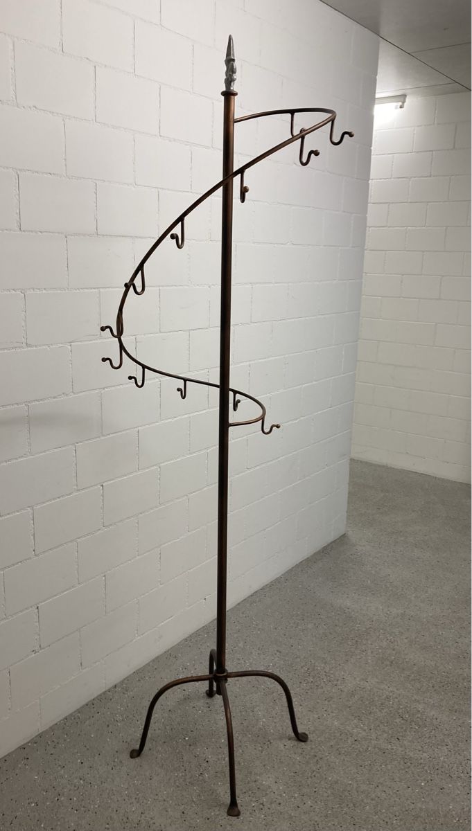 Garderobe: Kleiderständer / Garderobenständer. Metall. Kupferfarben. – Gebraucht aus Walchwil von Mocca555