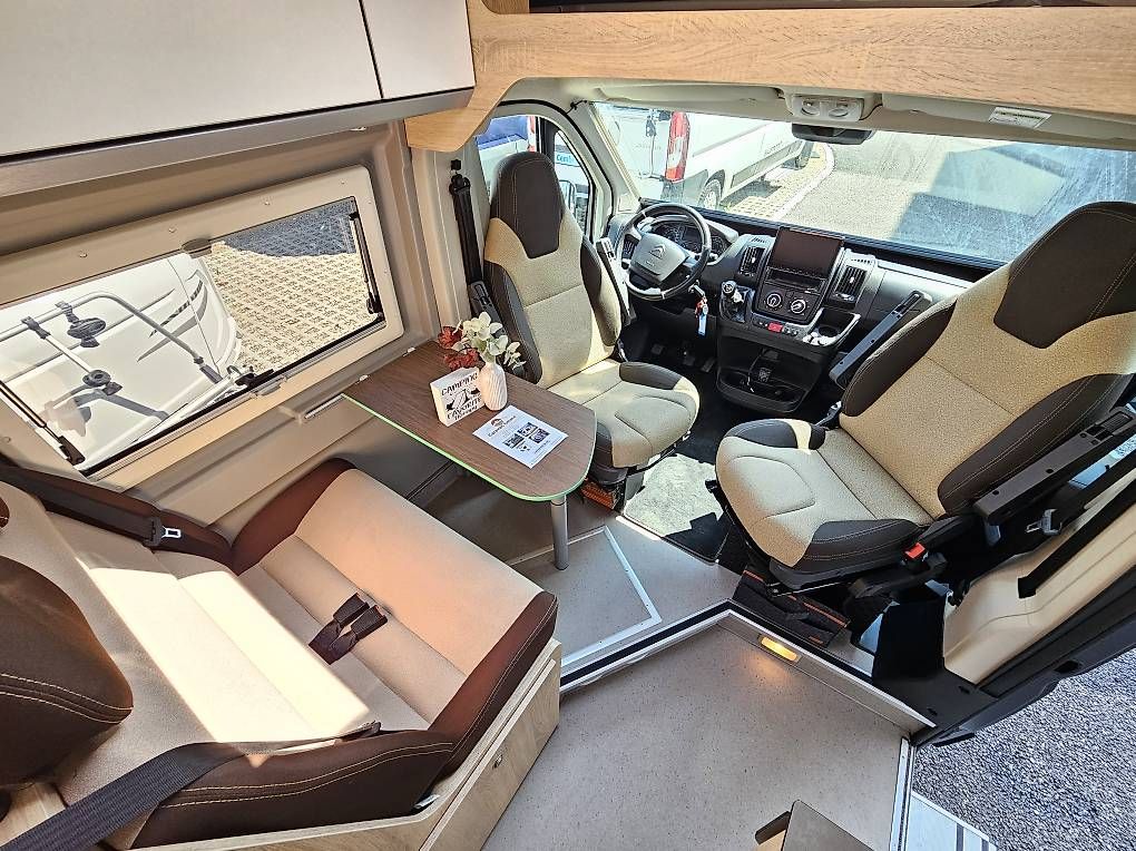 Veicoli da campeggio: Top Wohnmobil Clever mit Solar, Maxxfan! – Usato da Recherswil venduto da Caravan-EmmE 2