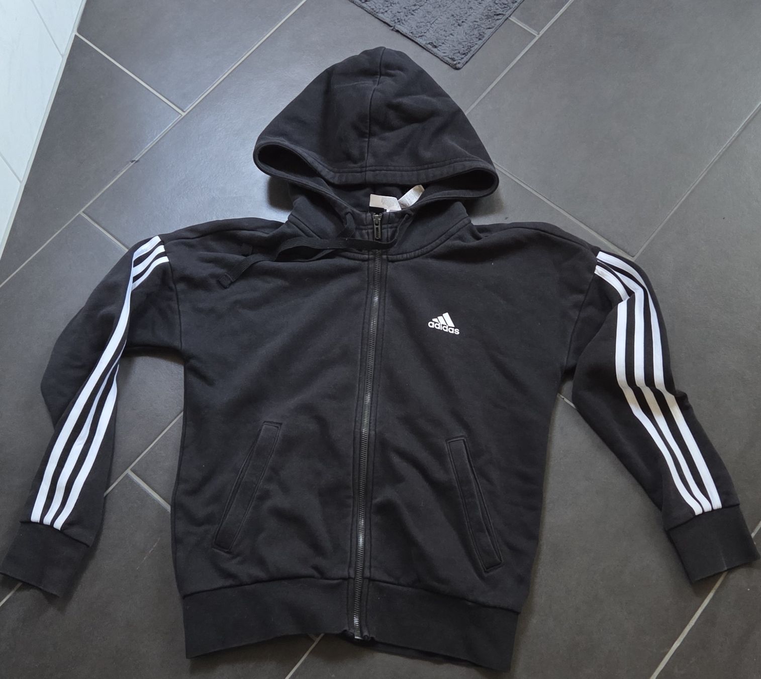 Adidas Giacche: Adidas Jacke Gr. S – Usato da Lyss venduto da Urma5