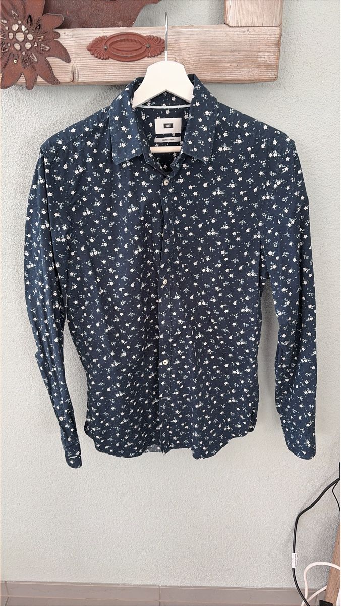 We Camicie: Herrenhemd von WE Grösse M, dunkelblau mit Blumenmuster – Usato da Kollbrunn venduto da Sier