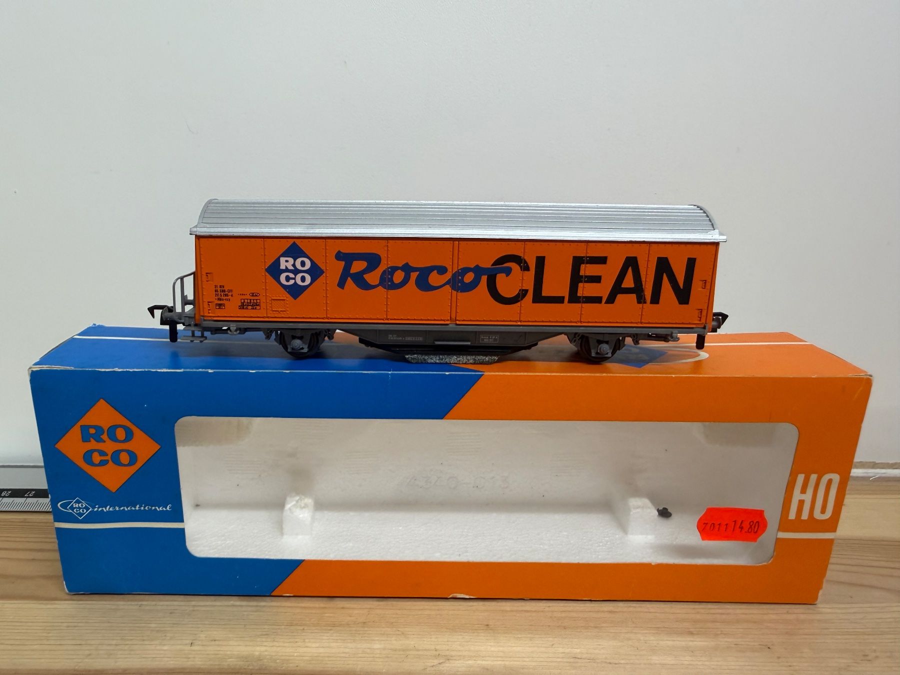 Roco Modelleisenbahnen: Spur H0 Roco Clean Schiebewandwagen DC – Gebraucht aus Büsserach von ModellbahnDepot