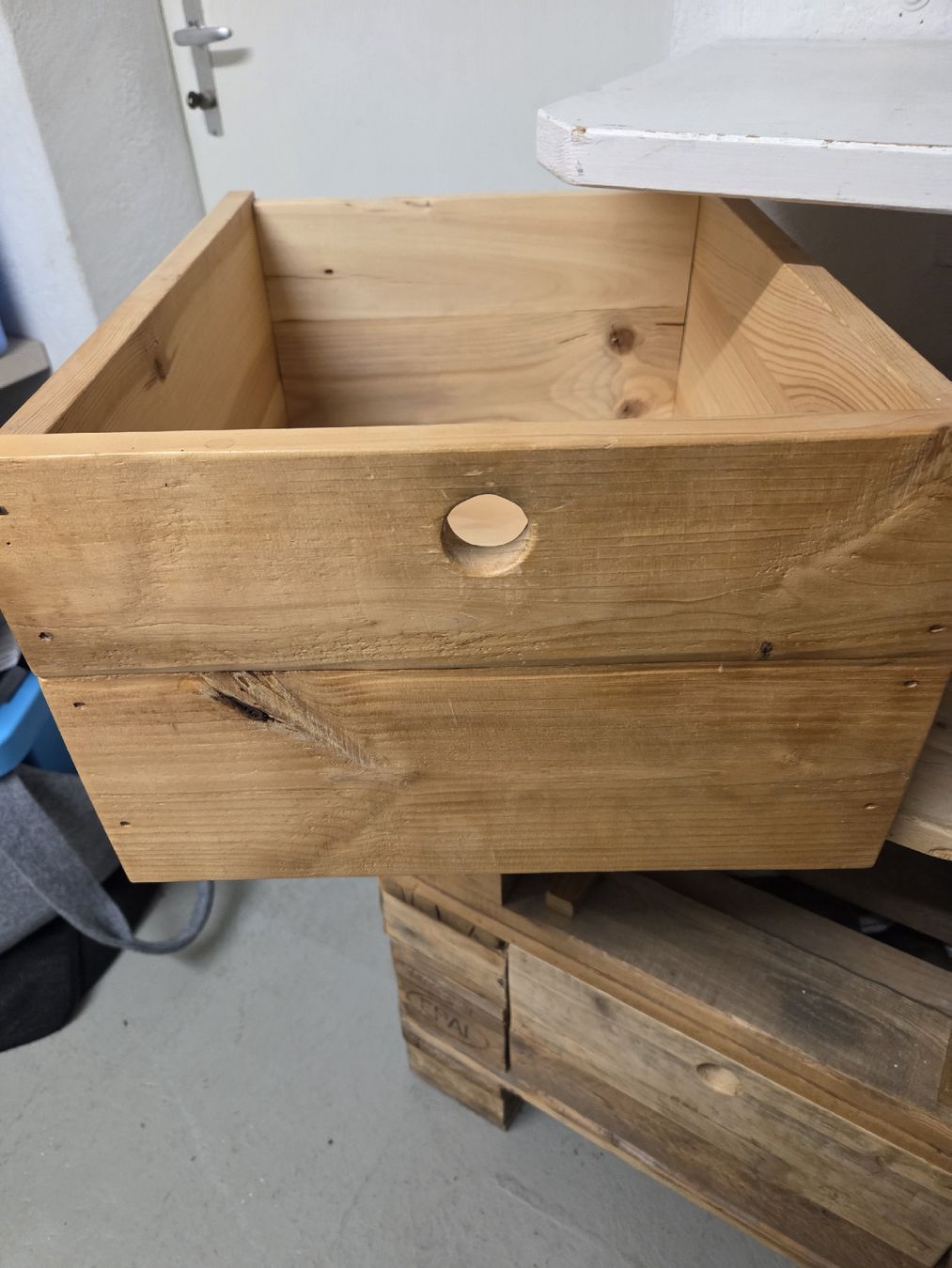 Articoli in legno: Pallettenmöbel 120×45×44 – Usato da Full-Reuenthal venduto da grosch01 3