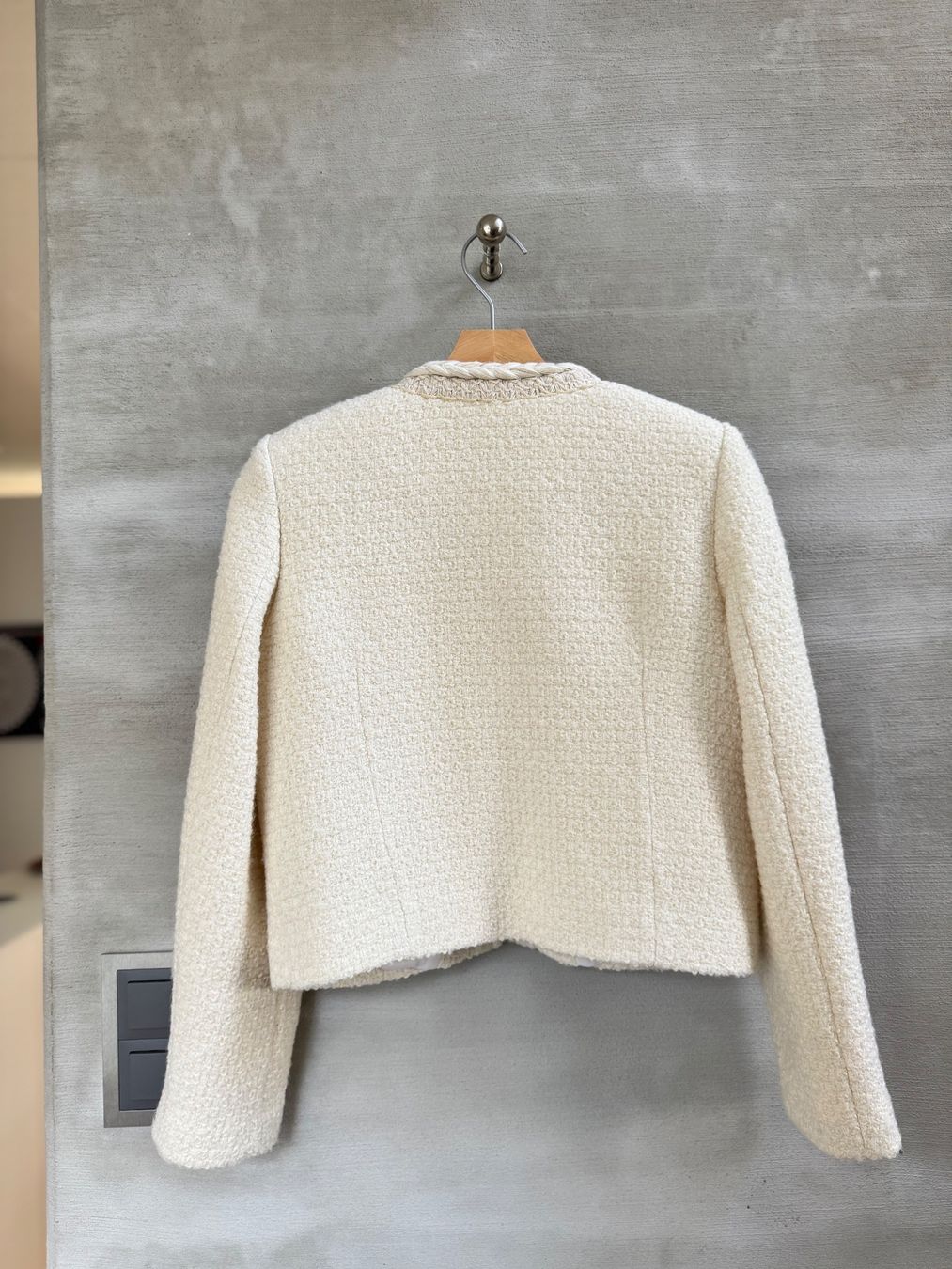 Massimo Dutti Giacche: Massimo Dutti Tweed Cropped Textured Jacket Studio – Usato da Zürich venduto da camenk 5
