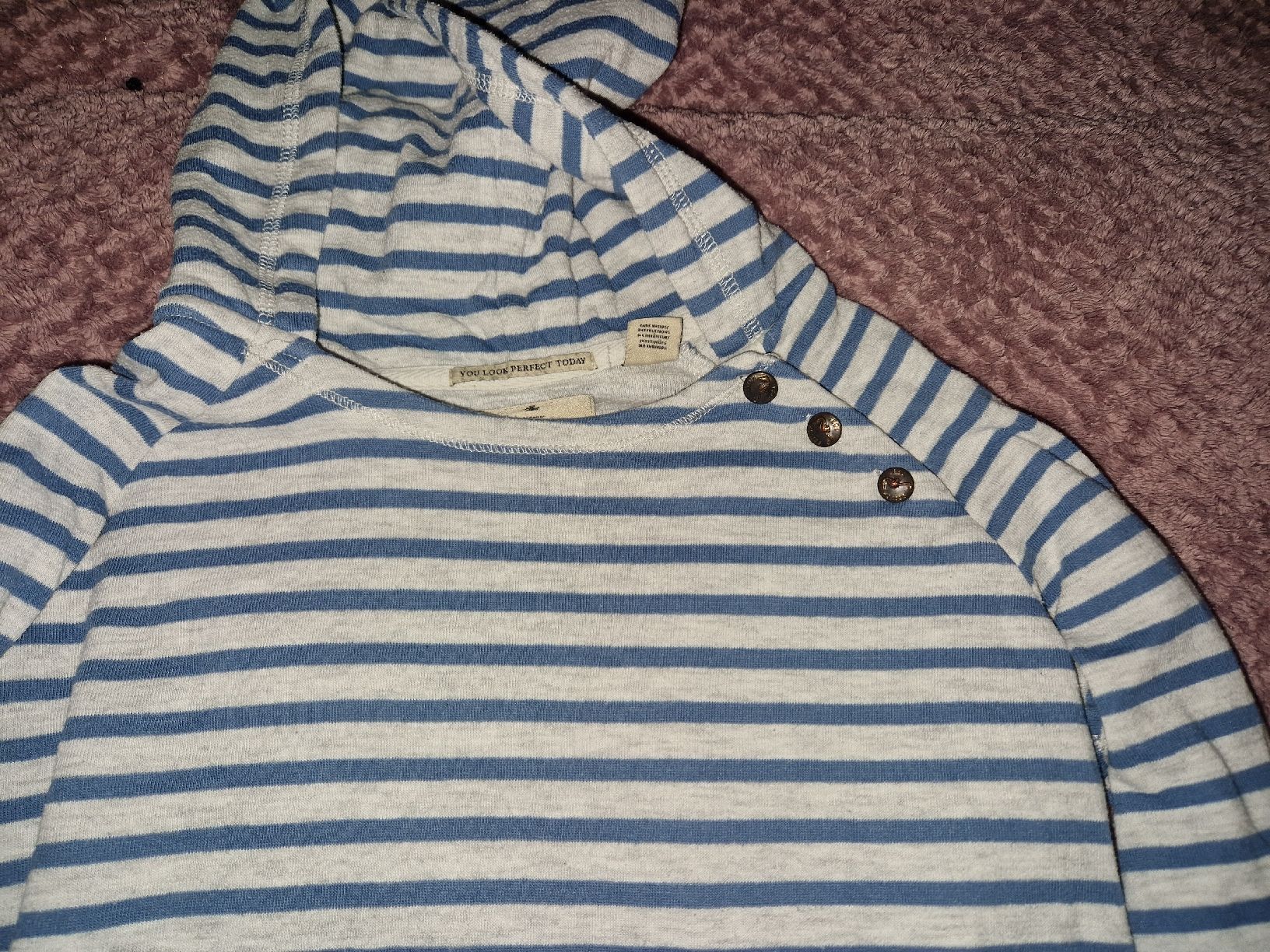 Maglioni & Felpe: Kapuzenpullover, gestreift, Gr. 152 – Usato da Utzenstorf venduto da Ernie_und_Bert 1