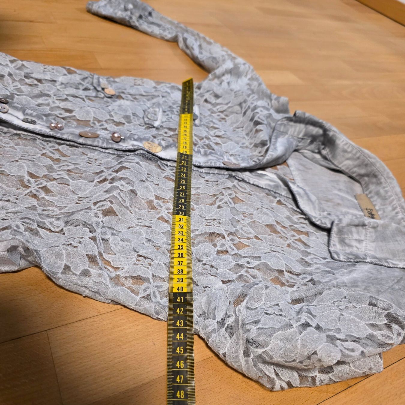 Blusen: Graue Spitzenbluse Bottega M – elegant – Gebraucht aus Wald ZH von CapLux 3