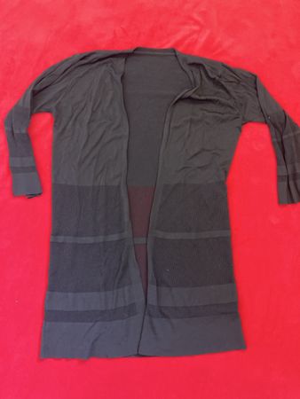 Damen Strickjacke lang schwarz Grösse S neuwertig