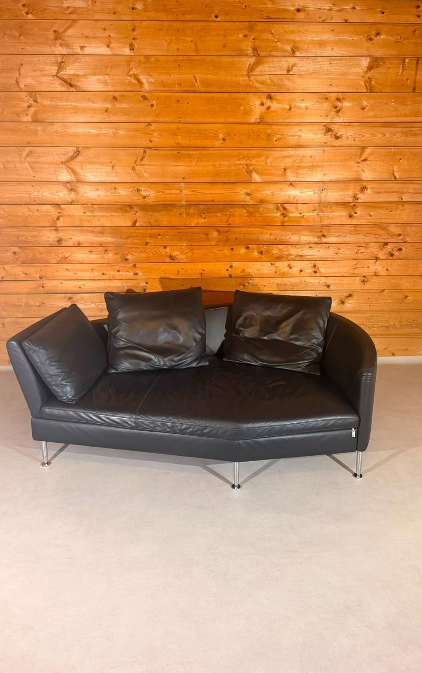 Sofas: Dreipunkt Design Sofa aus schwarzem Leder 2-Sitzer – Gebraucht aus Rickenbach ZH von Der-Insider 3