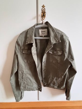 Jeanifne Denim Jacke oliv Grösse XXL (M) neu