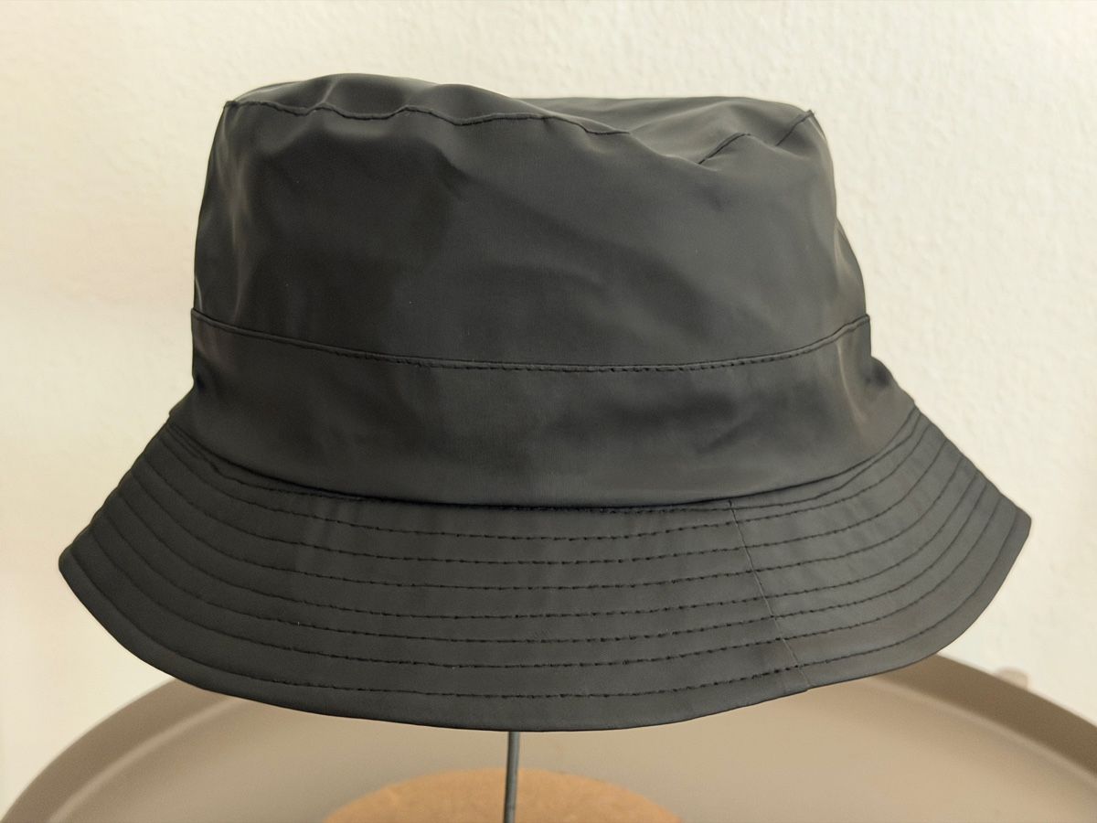 Chapeaux, bonnets & casquettes: Regenhut schwarz – Neuf (Voir description) à Luzern par lang30