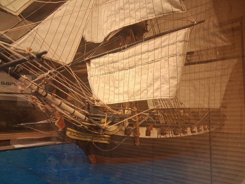 Kit di modellismo & Modellini statici: Frégate américaine 1799 - maquette d'exposition cl. musée. – Usato da Mézery-près-Donneloye venduto da denzer