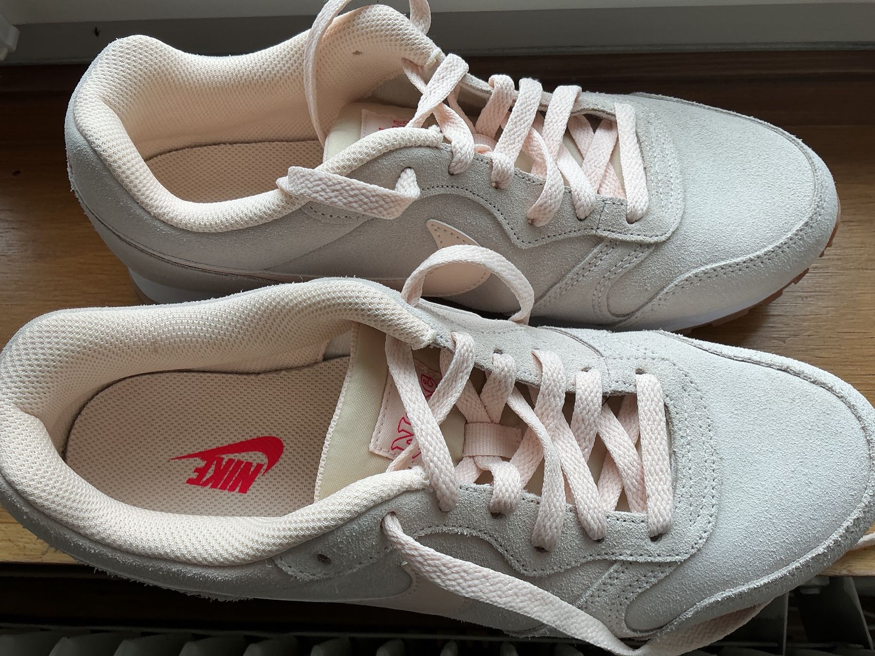 Damenschuhe: Nike Turnschuhe Gr. 41 – Gebraucht aus Bischofszell von Emida 2