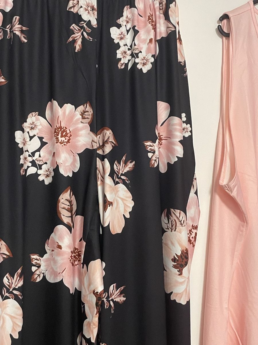Lotti di vestiti: Set Damen Bluse Hose Blumenmuster  – Nuovo (secondo la descrizione) da Gossau ZH venduto da Lavinia07 1