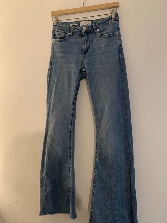 Flare Jeans von Mango Kaufen auf Ricardo