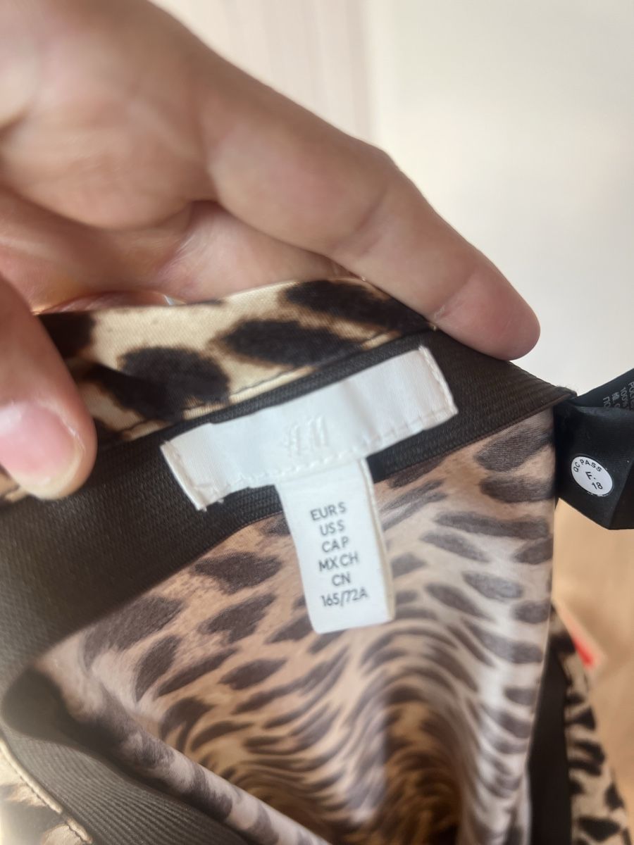 H&M Röcke: H&M Jupe Midi Gr. S, Leo Muster – Gebraucht aus Altstätten SG von Melval22 2