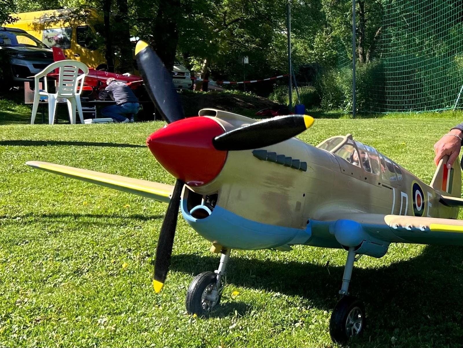 RC Modellbau: Modellflugzeug Curtiss P40 – Neu (gemäss Beschreibung) aus Igis von Mfgrclenz 1