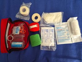 Erste Hilfe Set active MED Reise Neuwertig