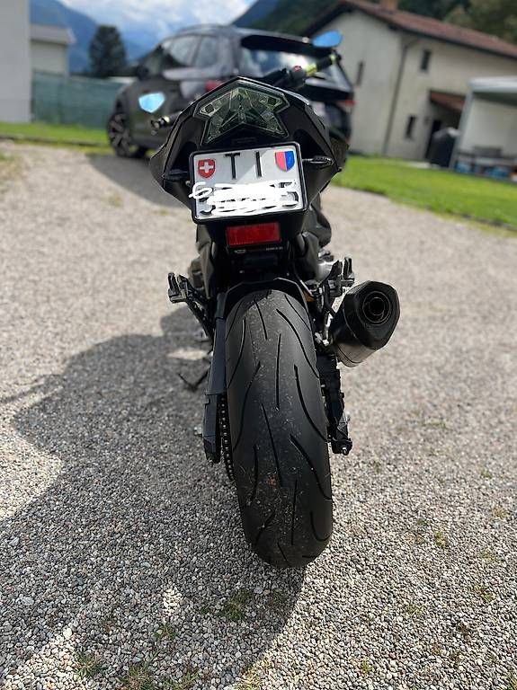 Kawasaki Strada: Kawasaki Z800e – Usato da Preonzo venduto da alexino86 2
