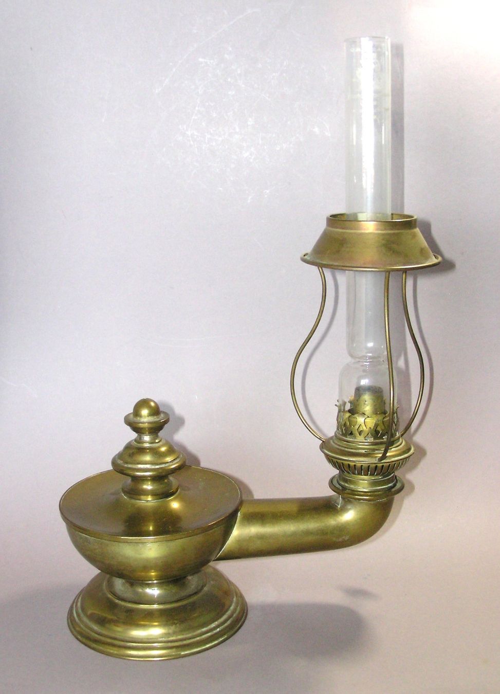 Lampen: ANTIKE PETROLLAMPE  PETROLEUMLAMPE – Gebraucht aus Grenchen von Antique-hunter
