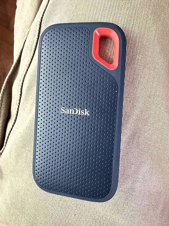 Dischi rigidi: Sandisk Extreme Portable SSD – Usato da Zürich venduto da obe_7shm