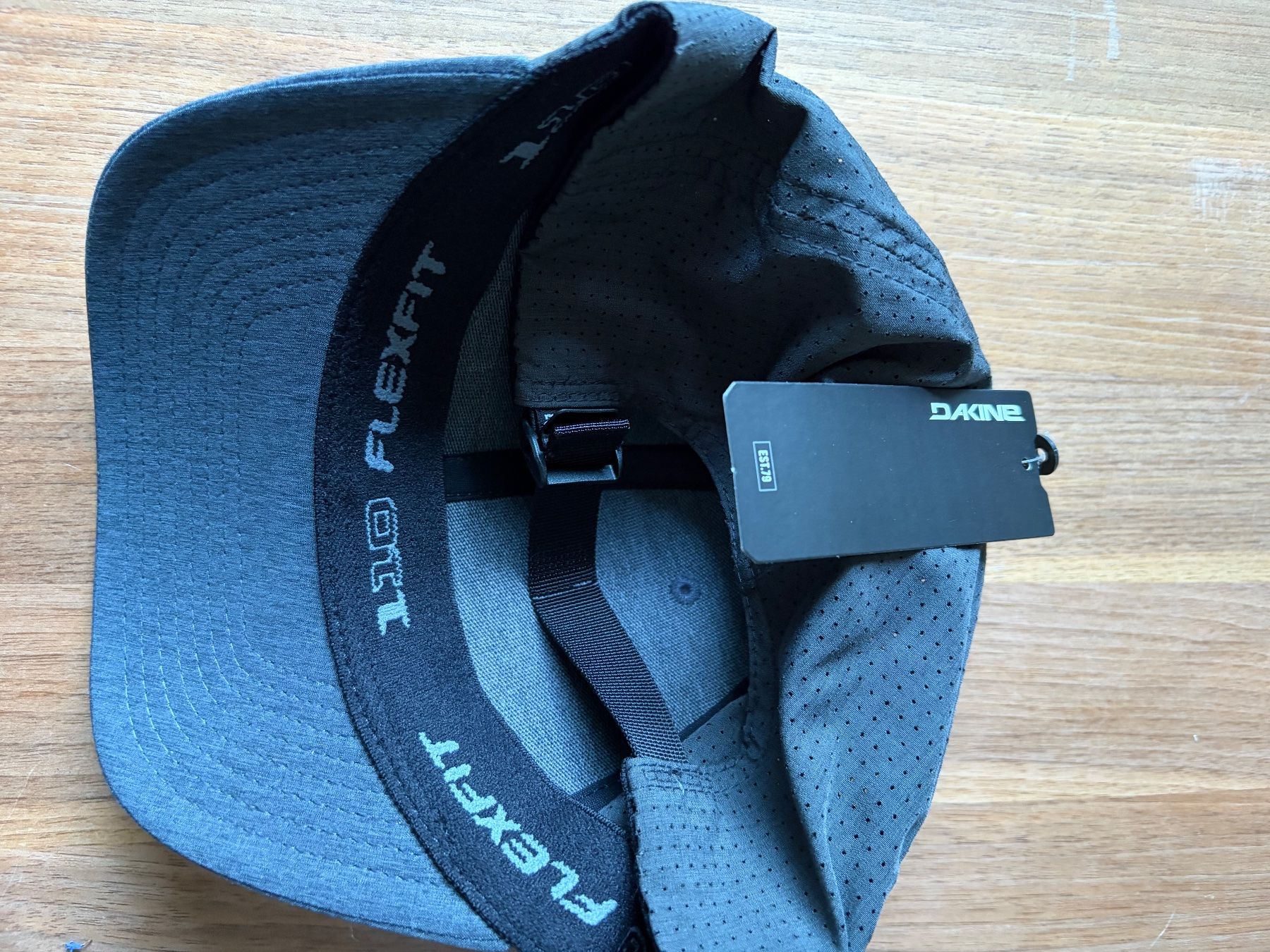 Dakine Hüte, Mützen & Caps: *NEU* DAKINE MÜTZE / CAP grau – Gebraucht aus Wattwil von jopara 1