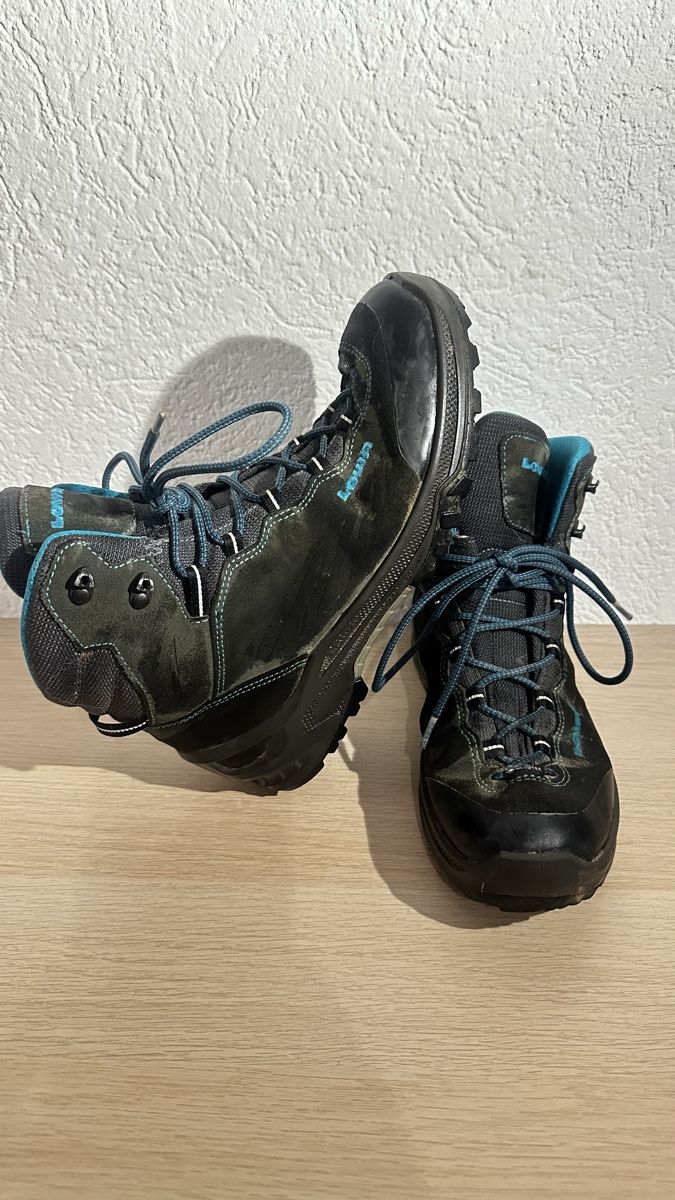Lowa Scarpe da donna: LOWA Wanderschuhe Gr 39 – Usato da Männedorf venduto da HollyCat 1