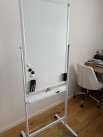 Whiteboard auf Rollen 