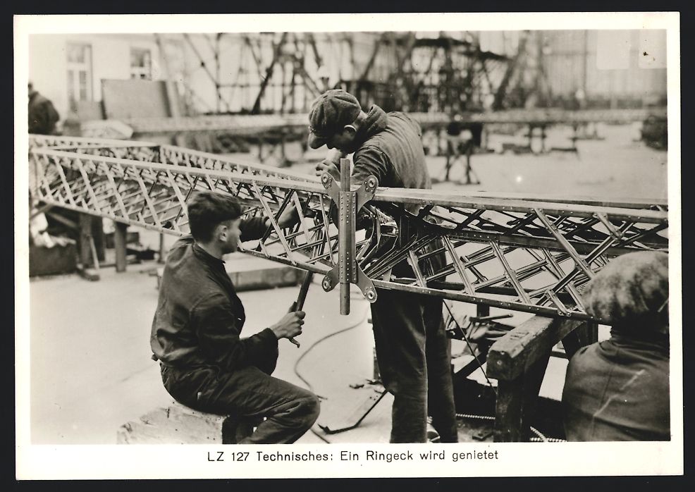 Fotografie &  Plakate: Fotografie LZ 127 Graf Zeppelin ein Ring – Gebraucht aus Berlin von bartko-reher