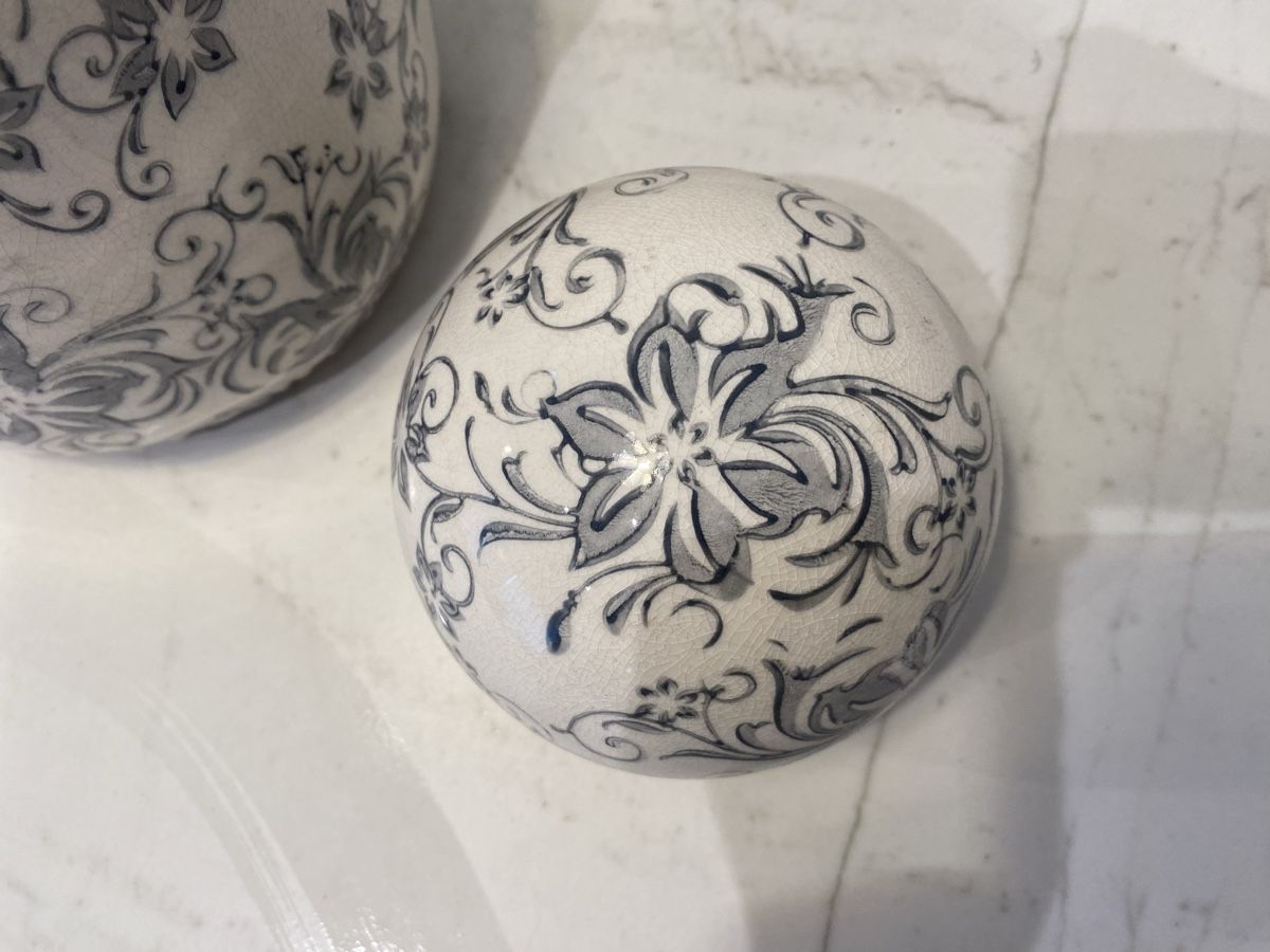 Vasi per fiori: Blumentopf mit Dekokugel – Usato da Ballwil venduto da risingsun02 1