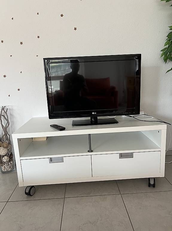 TV Möbel: Fernsehmöbel inkl. Fernseher  – Gebraucht aus Burgdorf von joh_6b9q