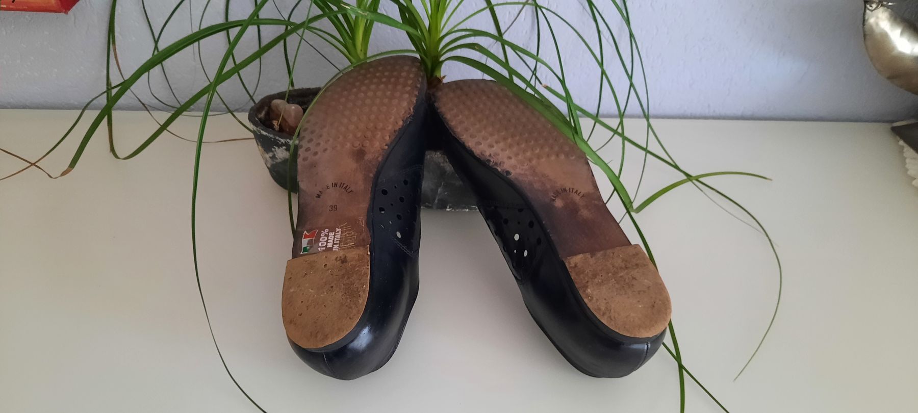 Scarpe da donna: EVA MILANO  Damenschuh Leder Grösse 39 – Usato da Turbenthal venduto da tirare 7