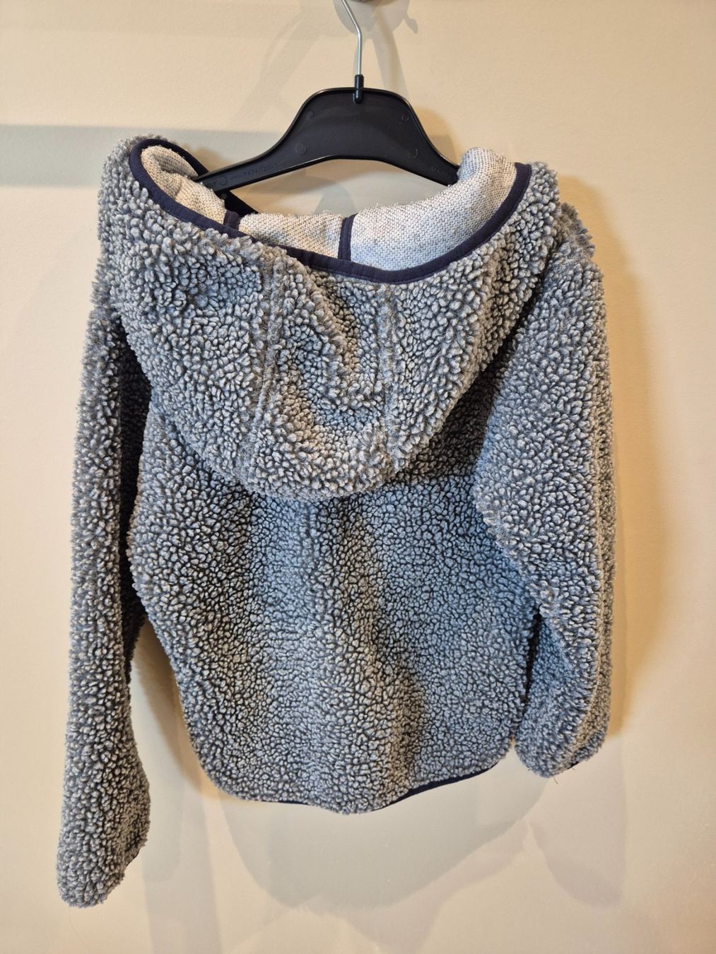 Vestes & Manteaux: flauschige Jacke grau, Gr. 128 – D'occasion à Dietikon par grafad 1