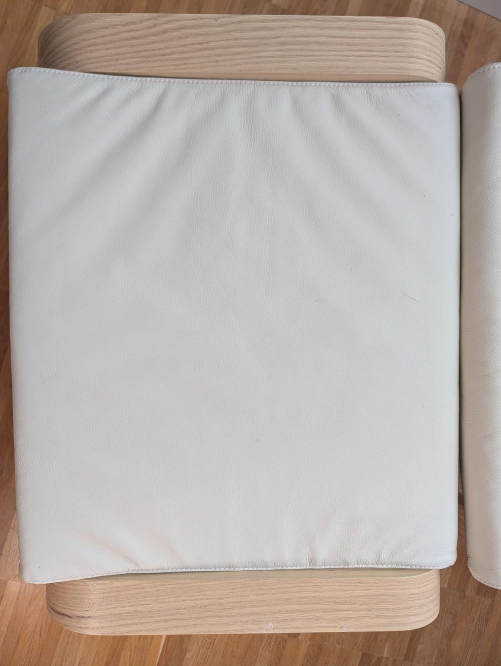 Ikea Sessel: POÄNG Sessel und Hocker in Leder – Gebraucht aus Lupfig von Robob2 2