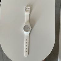 Swatch SUSW400 in Weiss – mit Originalverpackung/Kaufbeleg