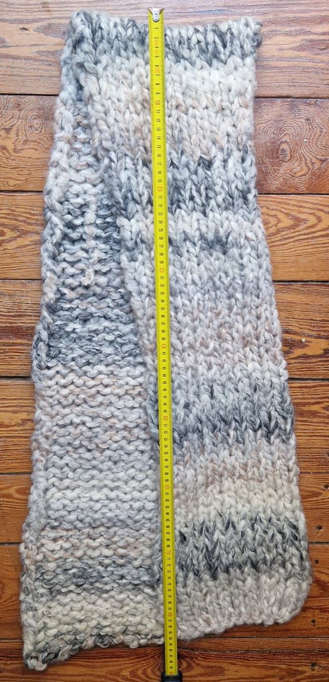 Foulard & Sciarpe: Selbstgestrickter Schal – Usato da Luzern venduto da Lucan_Valerius 2