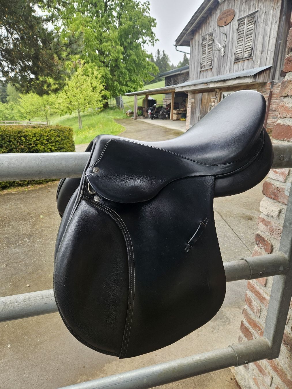 Selle & Accessori: Röösli-Sattel zu verkaufen – Usato da Ebnet venduto da Brujalinda