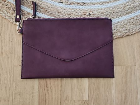 Pochette bordeau élégante