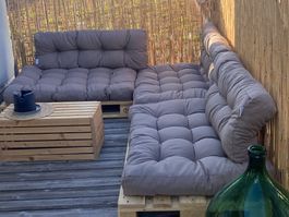 Outdoor-Lounge aus 3 Paletten
