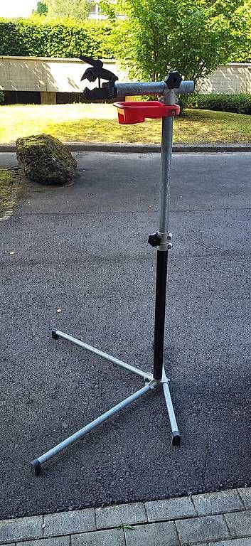 Cavalletti per biciclette: Velo Montageständer – Usato da Zug venduto da Murijan