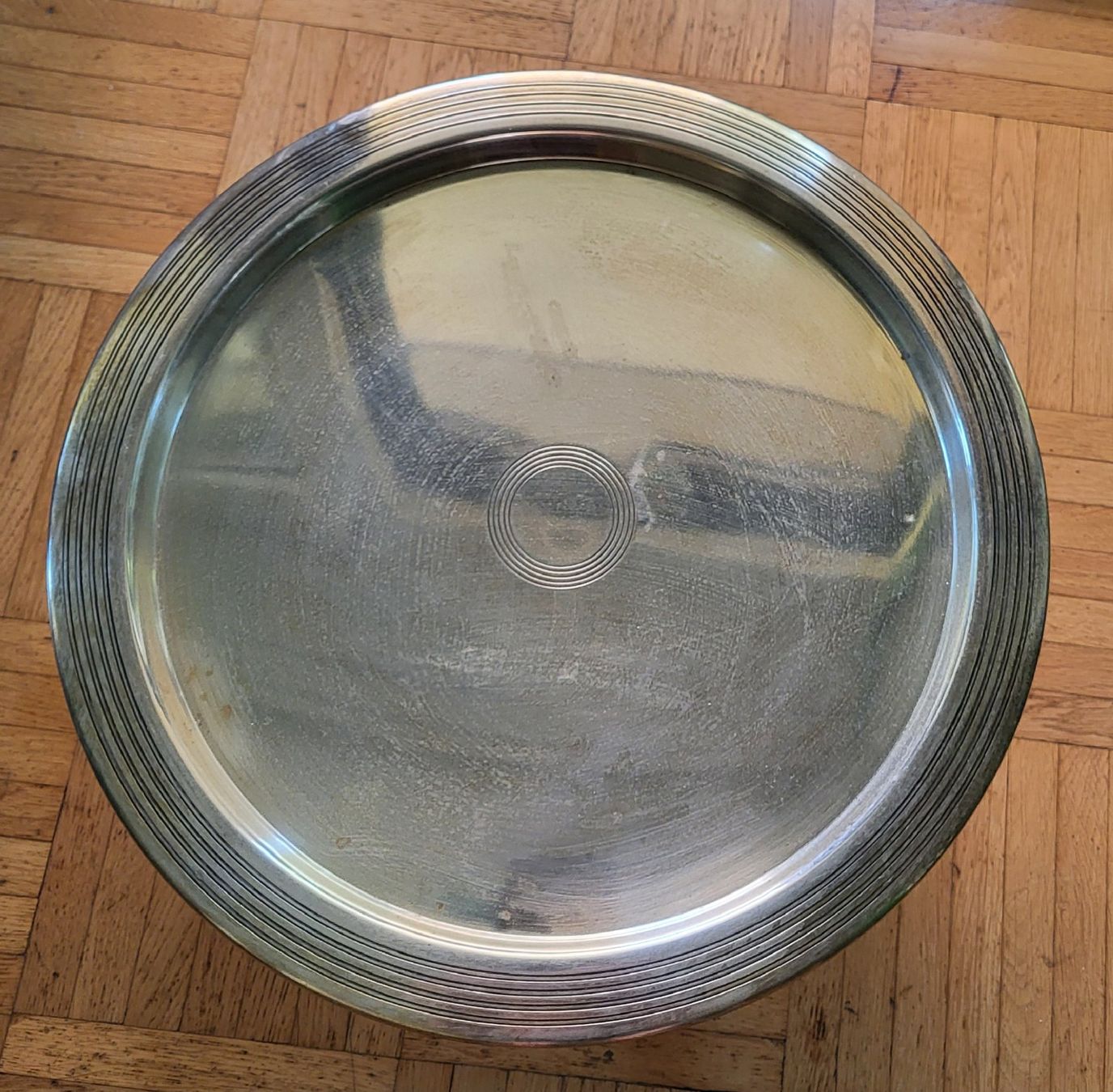 Assiettes: versilberter Dreh-Teller / assiette tornante argentée – D'occasion à Oberwil BL par chridaba