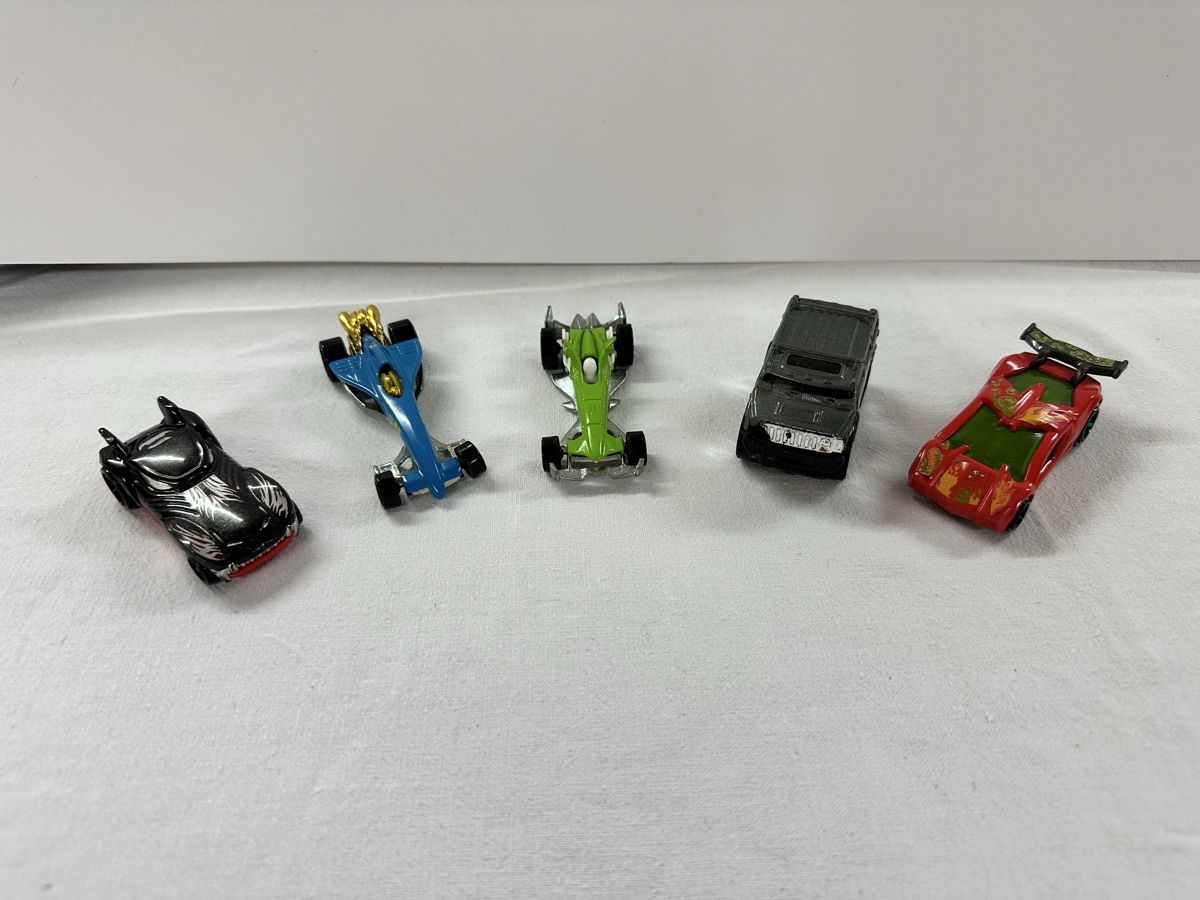 Hot Wheels Giocattoli: 5 hotwheels autos – Usato da Zug venduto da User.1211 1