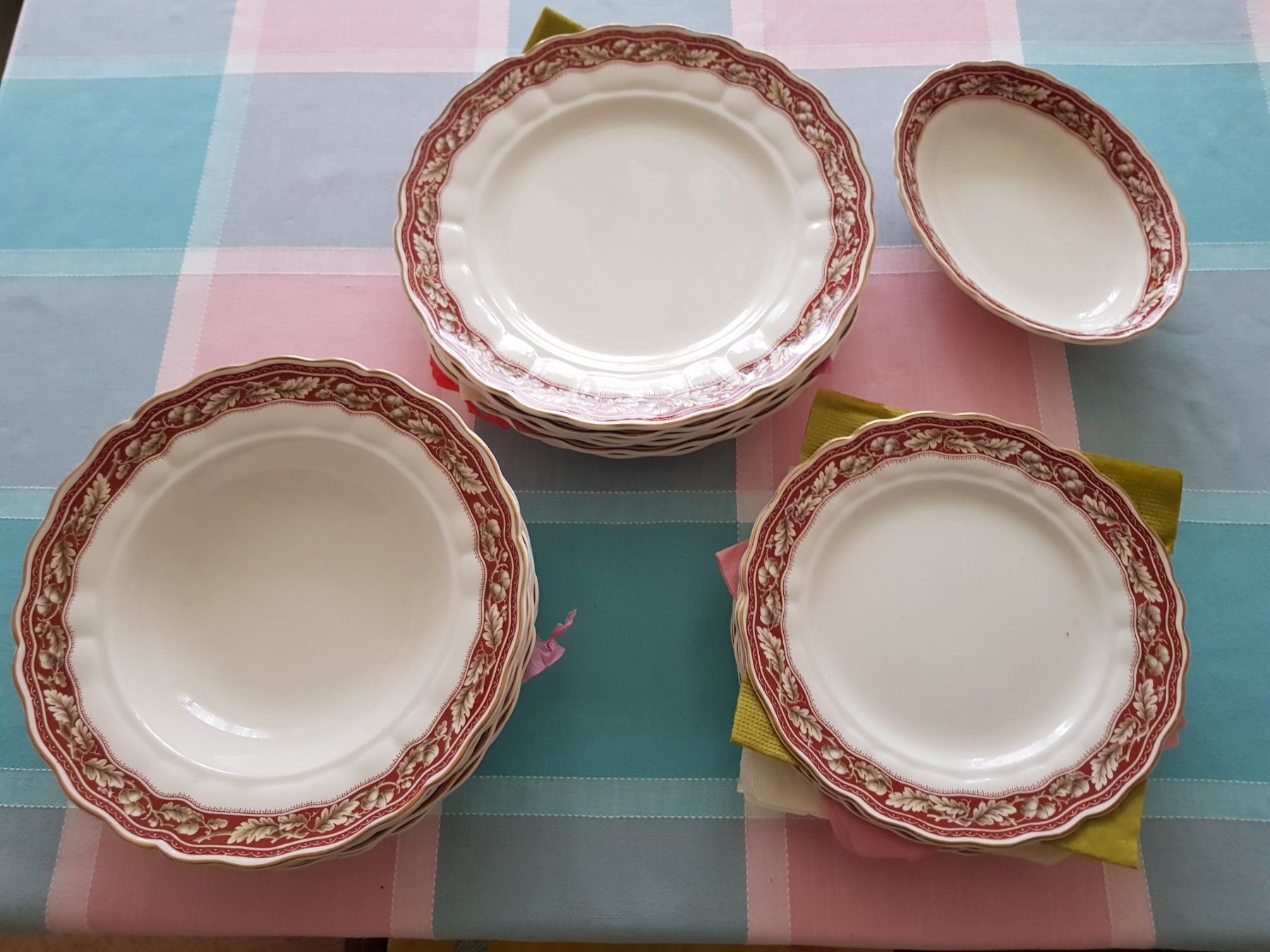 Geschirrsets: Royal Grindle "Oakland" Geschirr-Set, 19tlig. – Gebraucht aus Schlieren von Luibird